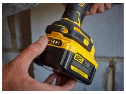 Batteria utensili Stanley SFMCB204XJ FATMAX V20