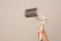 Beurer Phon Pieghevole 1600W 4Acc Aggancio Magnetico Crema