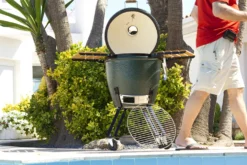 Big Green Egg Mini barbecue portatile a carbonella