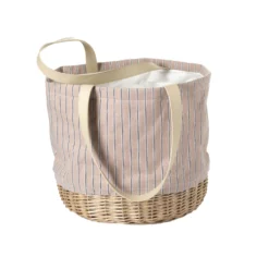 Borsa picnic. Esterno in tessuto rigato e fondo in vimini intrecciato con interno termico e chiusura con coulisse. 38 x 30 x h 30 cm - Subway