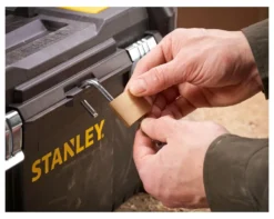 Cassetta per attrezzi Stanley STST175521 ESSENTIAL con vaschetta Nero