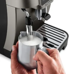 De Longhi Macch Caffe'' Aut. In Chicchi Magnifica Titanium Black