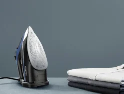 Ferro da stiro a vapore Rowenta SteamForce Plus DW9411 con 3000W