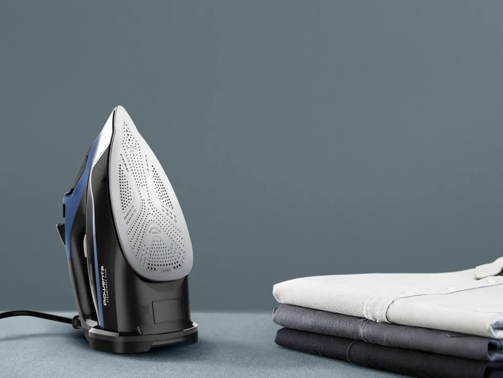Ferro da stiro a vapore Rowenta SteamForce Plus DW9411 con 3000W