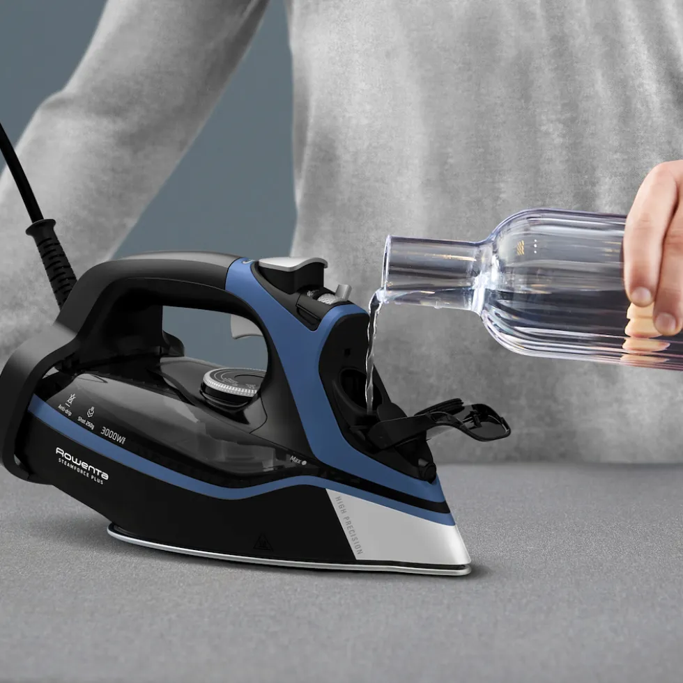 Ferro da stiro a vapore Rowenta SteamForce Plus DW9411 con 3000W