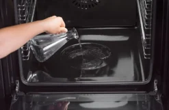 Forno elettrico De Longhi NSM11NLPPP con tecnologia Easy Steam e Idroclean