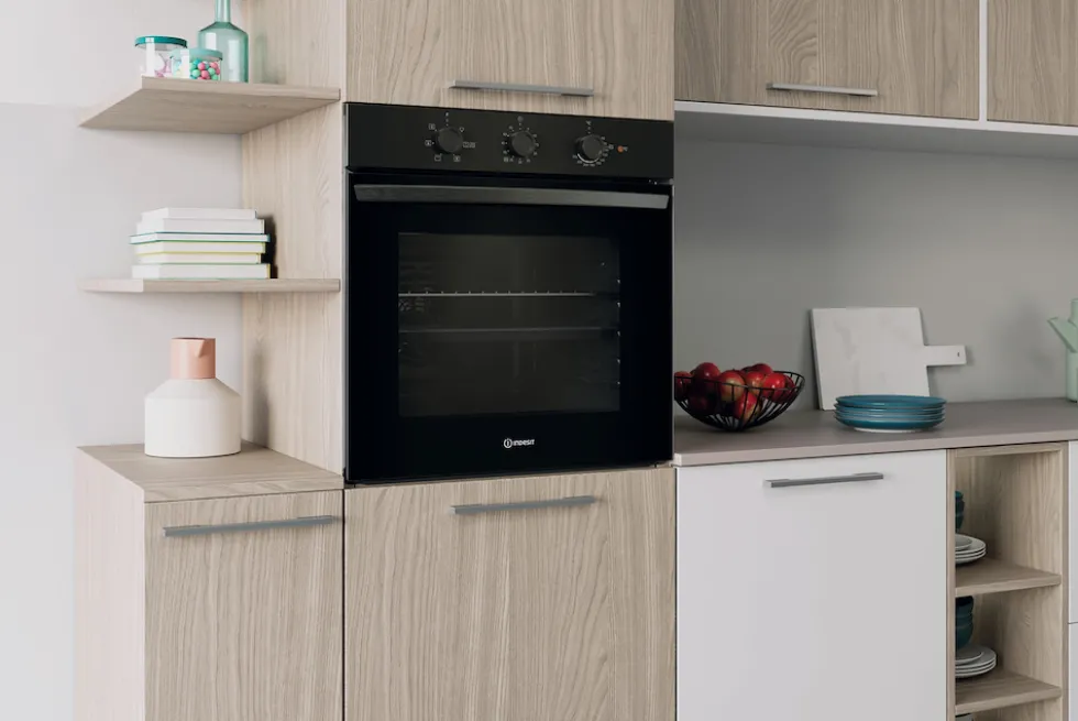 Forno elettrico Indesit IO235HB multifunzione con pulizia idrolitica