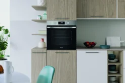 Forno elettrico Indesit IO255HX multifunzione da 71L, classe A, idrolisi