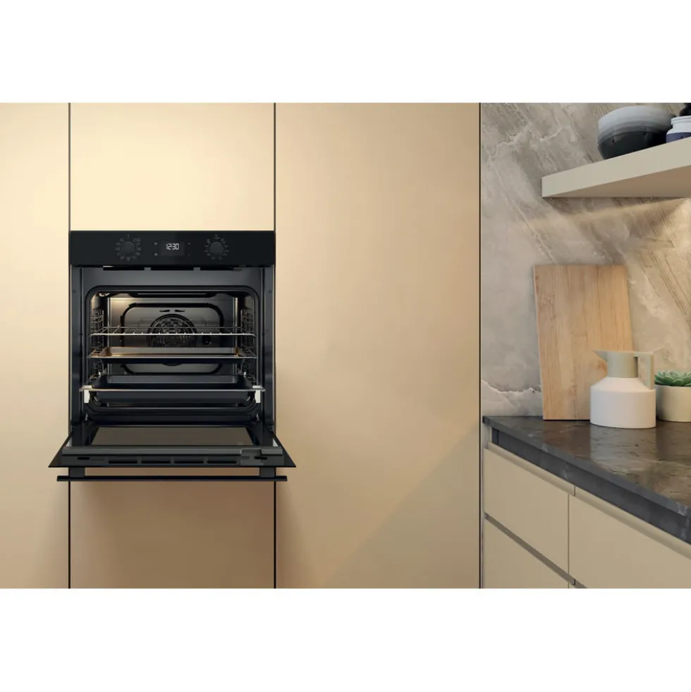 Forno elettrico Whirlpool OMR58HU1B con funzione Vapore