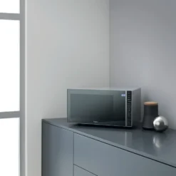 Forno microonde combinato Whirlpool MWP304M con funzione vapore