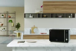 Forno microonde combinato Whirlpool MWF259SB con vapore e funzione Crisp