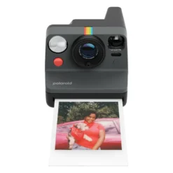 Fotocamera istantanea Polaroid Now Gen 3 con autofocus