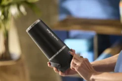 Frullatore portatile Nutribullet Flip NBP016B con mantenimento freddo 24h