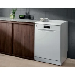 Lavastoviglie Electrolux ESA47200SW con tecnologia AirDry