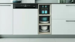 Lavastoviglie Indesit I3BL634B da incasso, 14 coperti e 44 dB