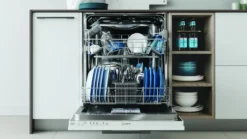 Lavastoviglie Indesit IN2IE14CNP80 da incasso 60 cm, 14 coperti, Push&Go
