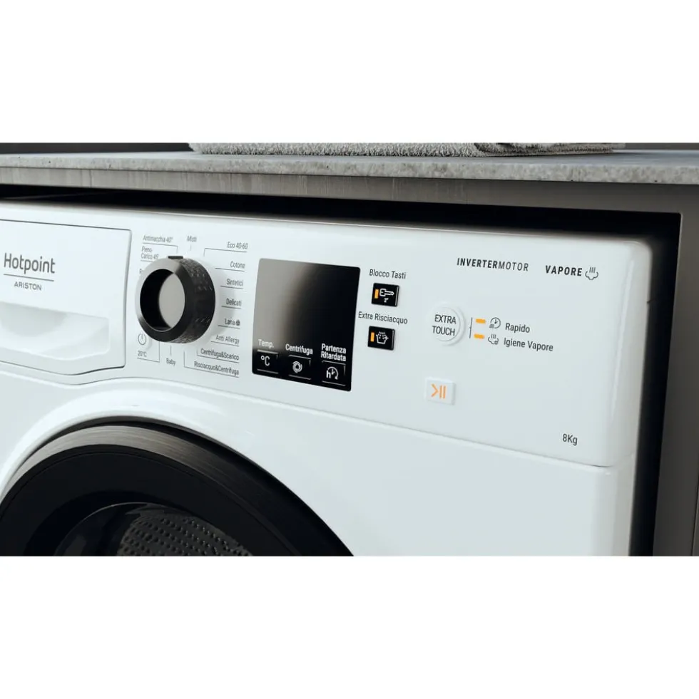 Lavatrice Hotpoint Ariston NF827WKIT con capacità 8kg e funzione vapore