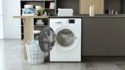 Lavatrice Hotpoint Ariston RSSG725DIT, carica frontale 7kg, 1200 giri
