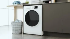 Lavatrice Hotpoint Ariston RSSG725DIT, carica frontale 7kg, 1200 giri