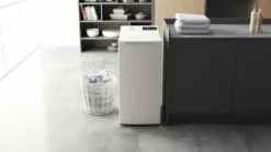 Lavatrice Hotpoint Ariston WMTG725BIT, carico dall'alto 7 kg, 1200 giri