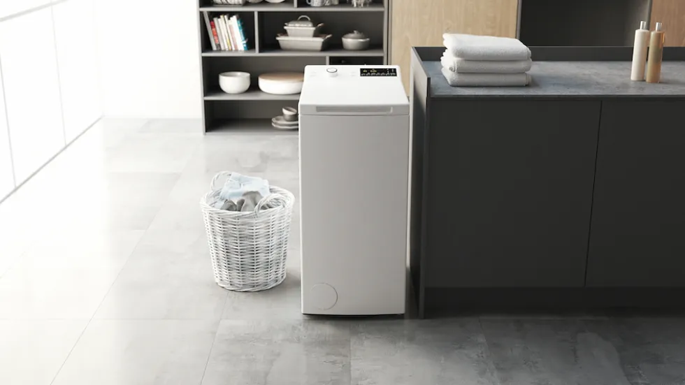 Lavatrice Hotpoint Ariston WMTG725BIT, carico dall'alto 7 kg, 1200 giri