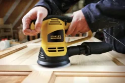 Levigatrice rotorbitale Stanley FME440K FATMAX con accessori