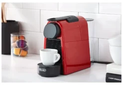 Macchina caffè De Longhi 0132194178 ESSENZA Mini En85 R Red