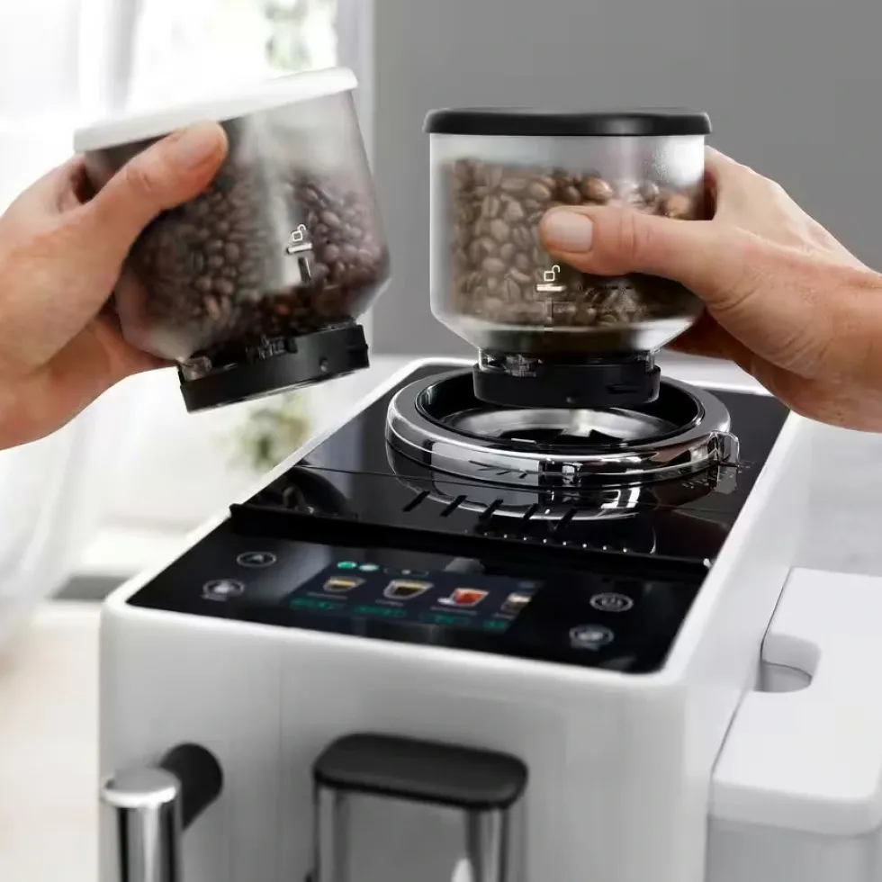 Macchina da caffè automatica De Longhi Rivelia EXAM440.35.W bianca