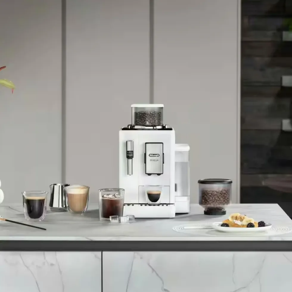 Macchina da caffè automatica De Longhi Rivelia EXAM440.35.W bianca