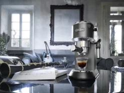 Macchina da caffè manuale Dedica Style EC 685.M Metal