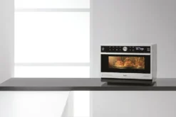 Microonde combinato Whirlpool MWSC9133SX con vapore e tecnologia 6° SENSO