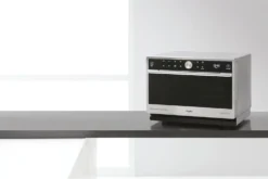 Microonde combinato Whirlpool MWSC9133SX con vapore e tecnologia 6° SENSO