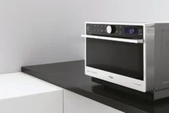 Microonde combinato Whirlpool MWSC9133SX con vapore e tecnologia 6° SENSO