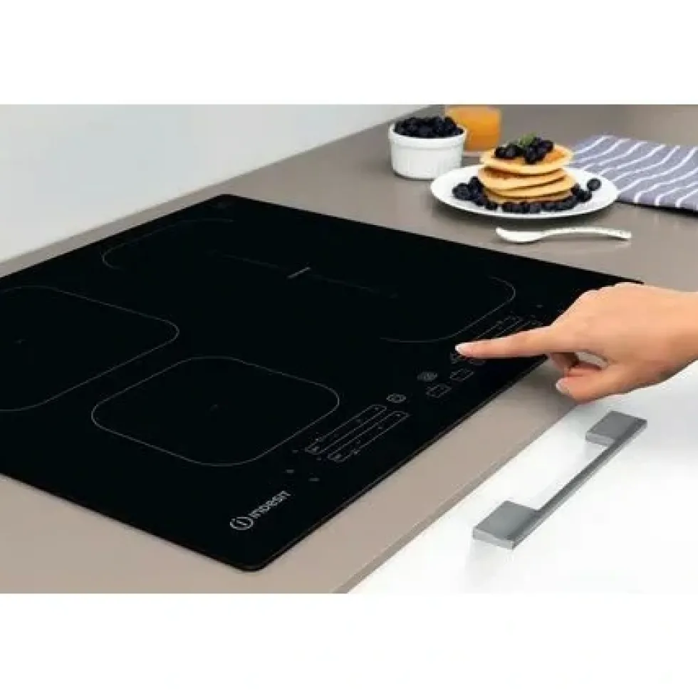 Piano cottura a induzione Indesit IB 65B60 NE 60 cm