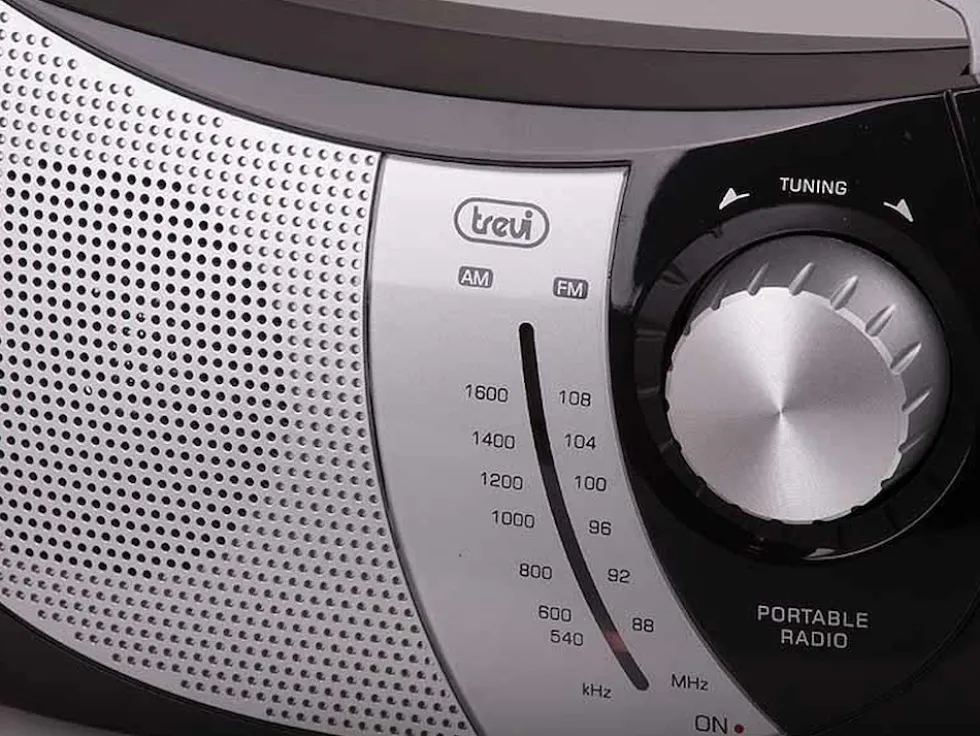 Radio portatile Trevi RA764NERO con 2 bande AM/FM