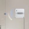 Robot lavavetri Ecovacs Winbot Mini 2 EU con pulizia bordi ravvicinata