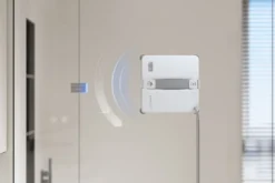 Robot lavavetri Ecovacs Winbot Mini 2 EU con pulizia bordi ravvicinata