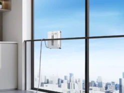 Robot lavavetri Ecovacs Winbot Mini 2 EU con pulizia bordi ravvicinata