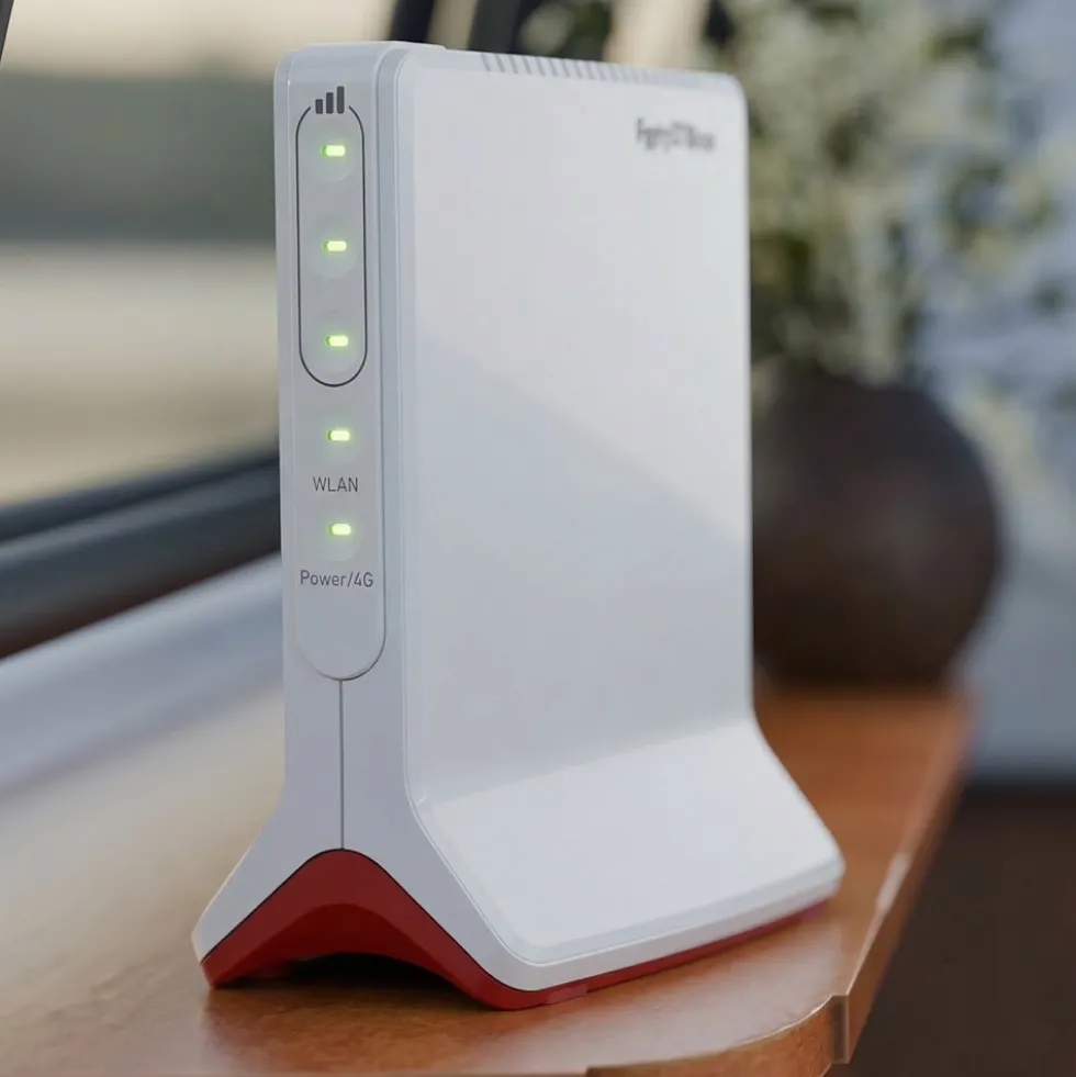 Router 4G AVM FRITZ!BOX 6825 con WiFi 6
