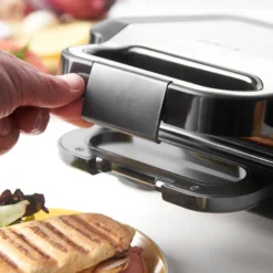 Russell Hobbs Tostiera 750W 3In1 Sandwich, Waffle E Grill Antiaderente