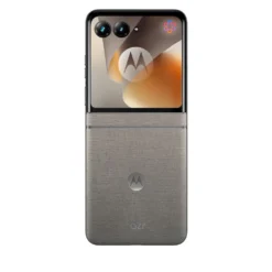 Smartphone Motorola Razr 70 5G con design flip iconico