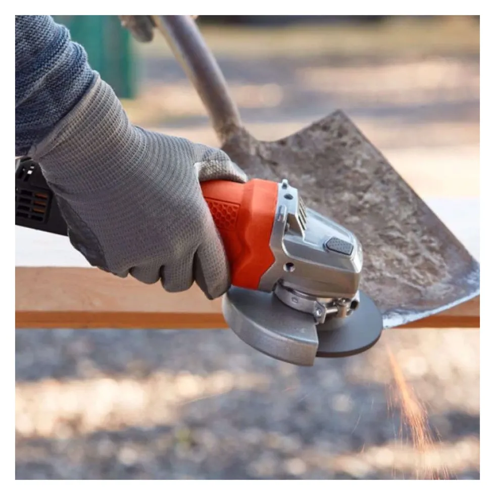 Smerigliatrice angolare Black & Decker BEG010QS