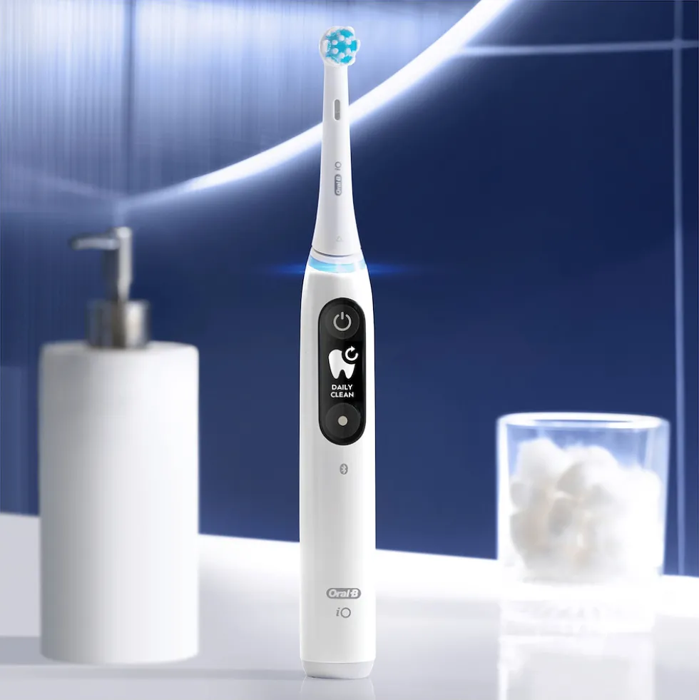 Spazzolino elettrico Oral B iO6 con 5 modalità di pulizia